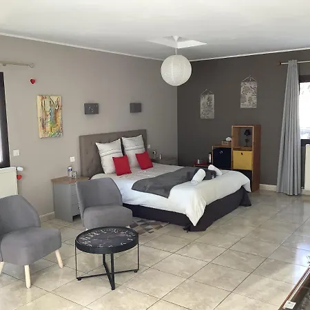 Rev'de Thau Bed and Breakfast 4*