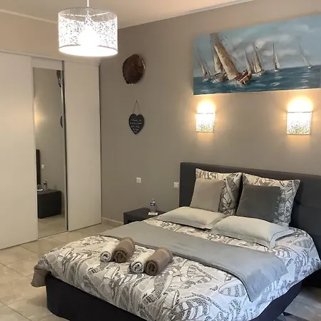 Rev'de Thau Bed and Breakfast 4*