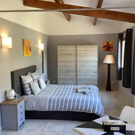 Rev'de Thau Bed & Breakfast